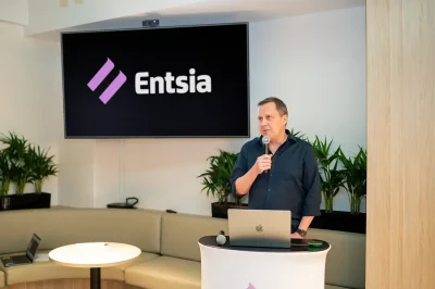 Alistair presentation Entsia logo
